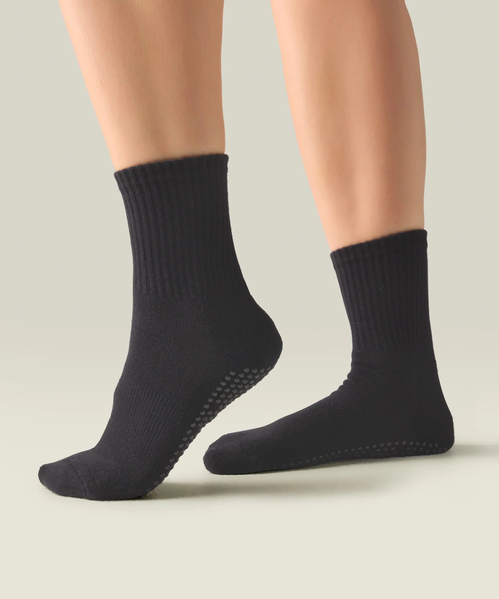 [MoveActive] Crew Non Slip Grip Socks - Classic Black