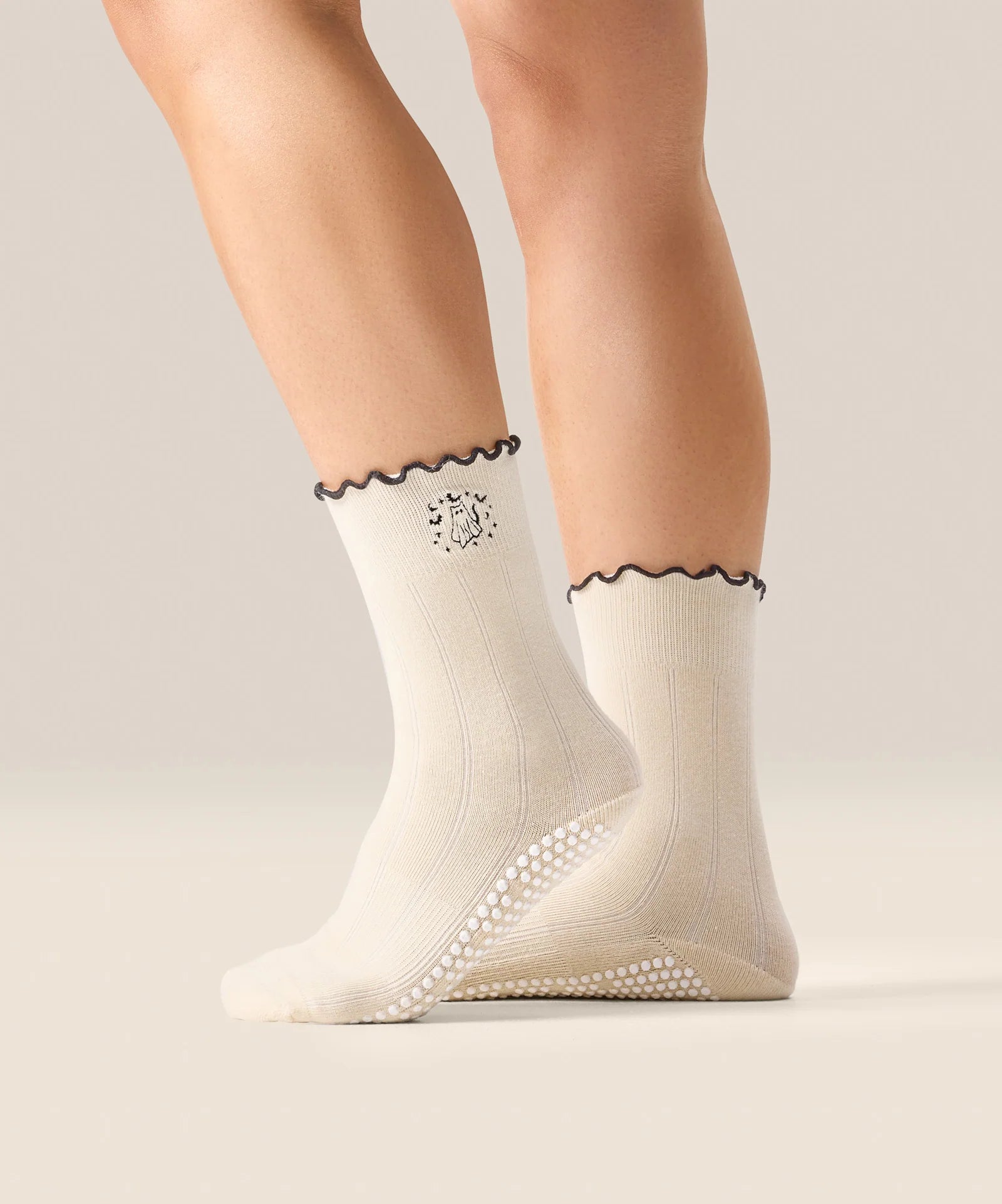 [MoveActive] Crew Non Slip Grip Socks - Spooky Cat Frill